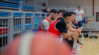 CSM Oradea şi-a consolidat poziţia de lider la baschet masculin