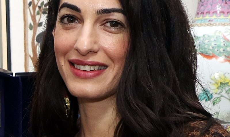 Amal Clooney va sprijini Kievul în bătălia pentru crimele de război din Ucraina