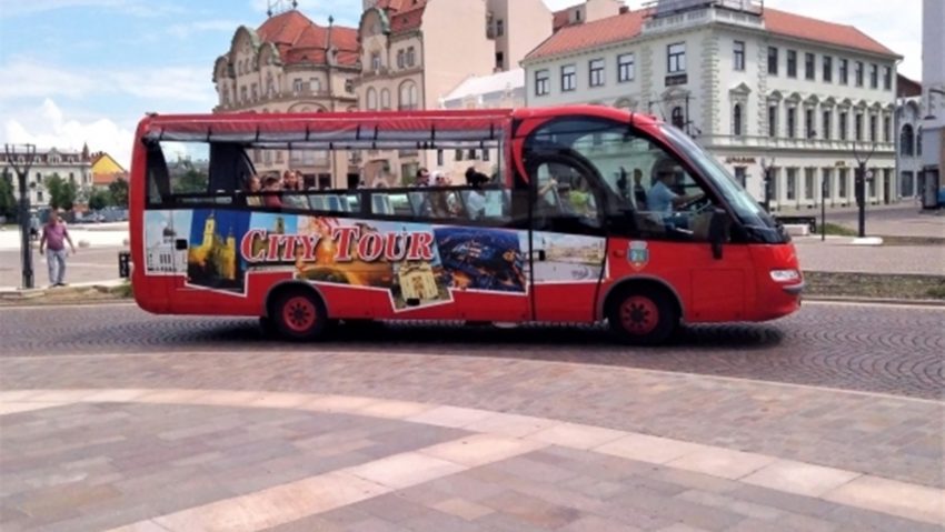 Plimbări cu autobuzul turistic la Oradea