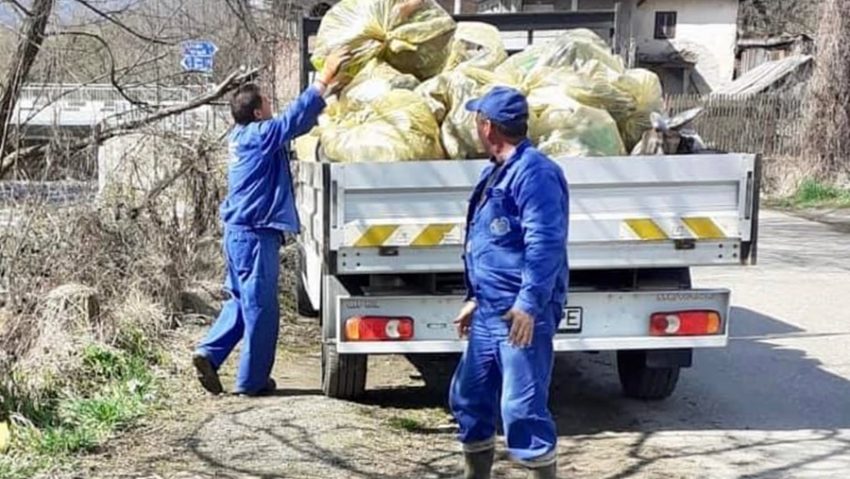 Peste 5 tone de deşeuri colectate din bazinul hidrografic Crişuri