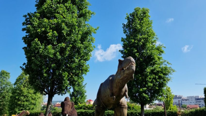 Lumea Dinozaurilor, într-o expoziție fascinantă la Cluj-Napoca