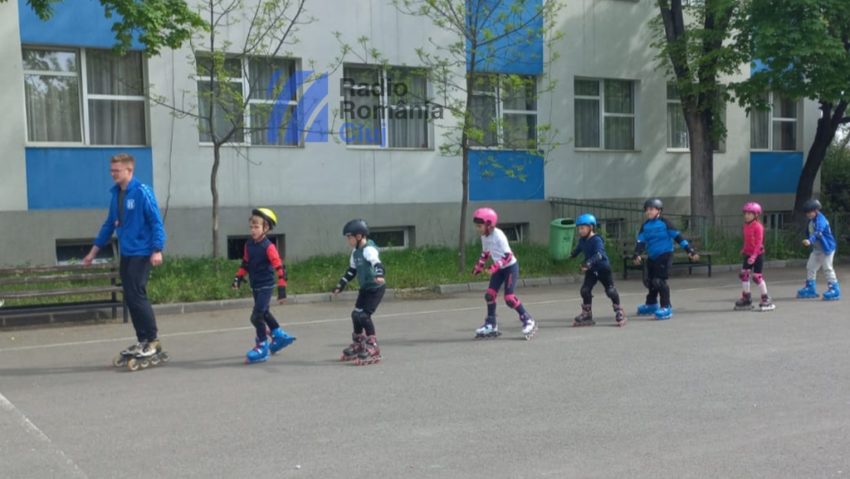 La un liceu din Cluj-Napoca, orele de sport se fac pe role! [AUDIO/FOTO]