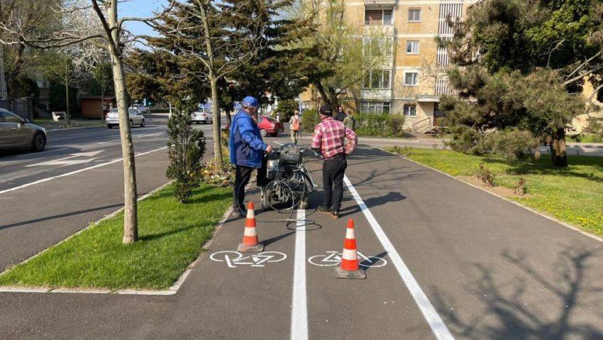 Zone de promenadă și pistă de biciclete pe malul stâng al râului Săsar