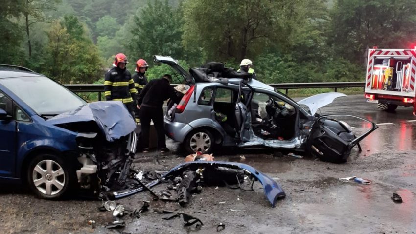 Grav accident de circulație: o tânără de 21 de ani a decedat!