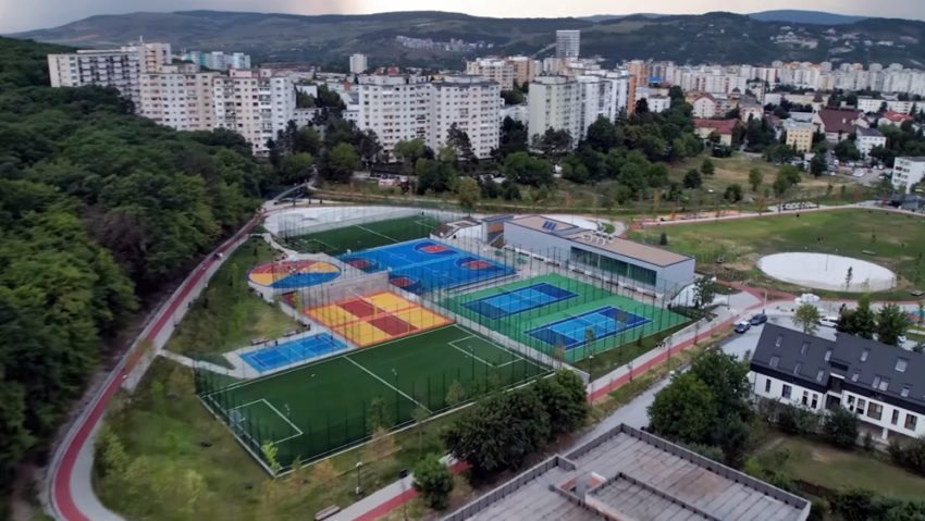 Baza Sportivă La Terenuri vă așteaptă!