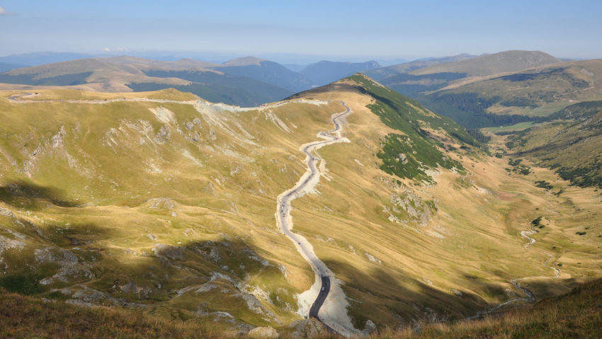 Circulaţia rutieră pe Transalpina se redeschide sâmbătă, 1 iunie