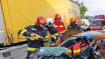 Doi morți într-un grav accident rutier pe DN 1 [FOTO]