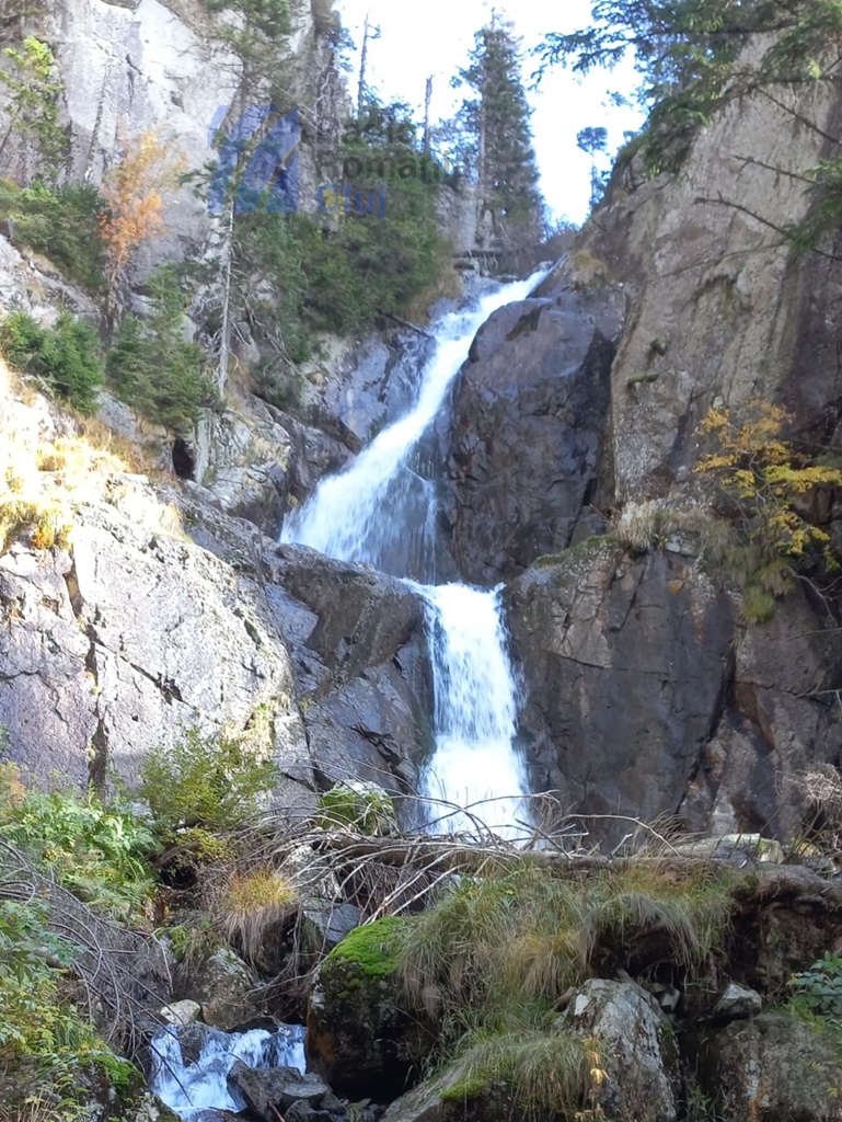 Departe de lumea dezlănțuită: Cascada Moara Dracului din Apuseni [FOTO]