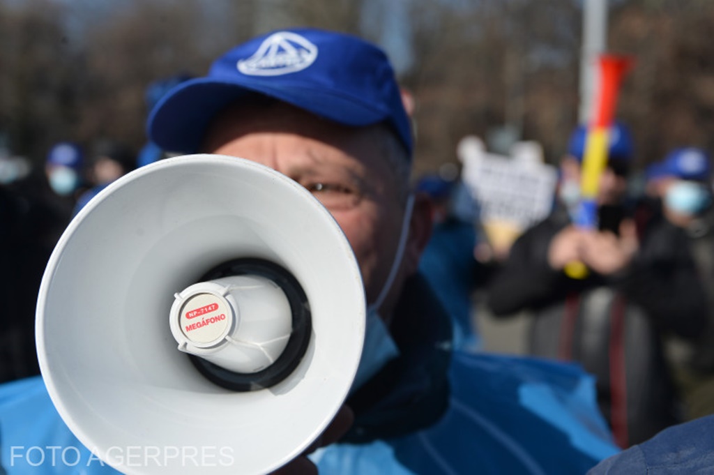 Miting de protest în faţa Guvernului [UPDATE]