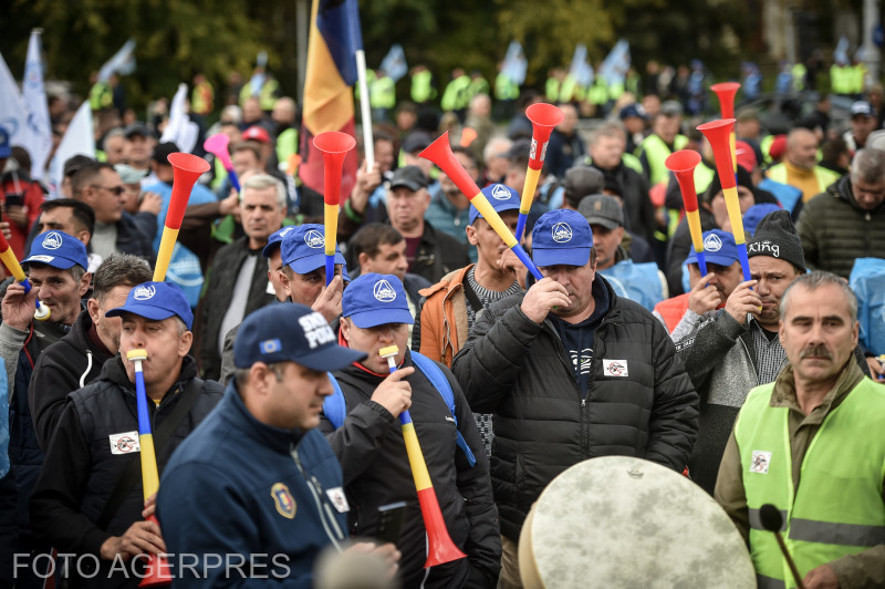 Sindicaliștii protestează din nou în fața Palatului Cotroceni (UPDATE)