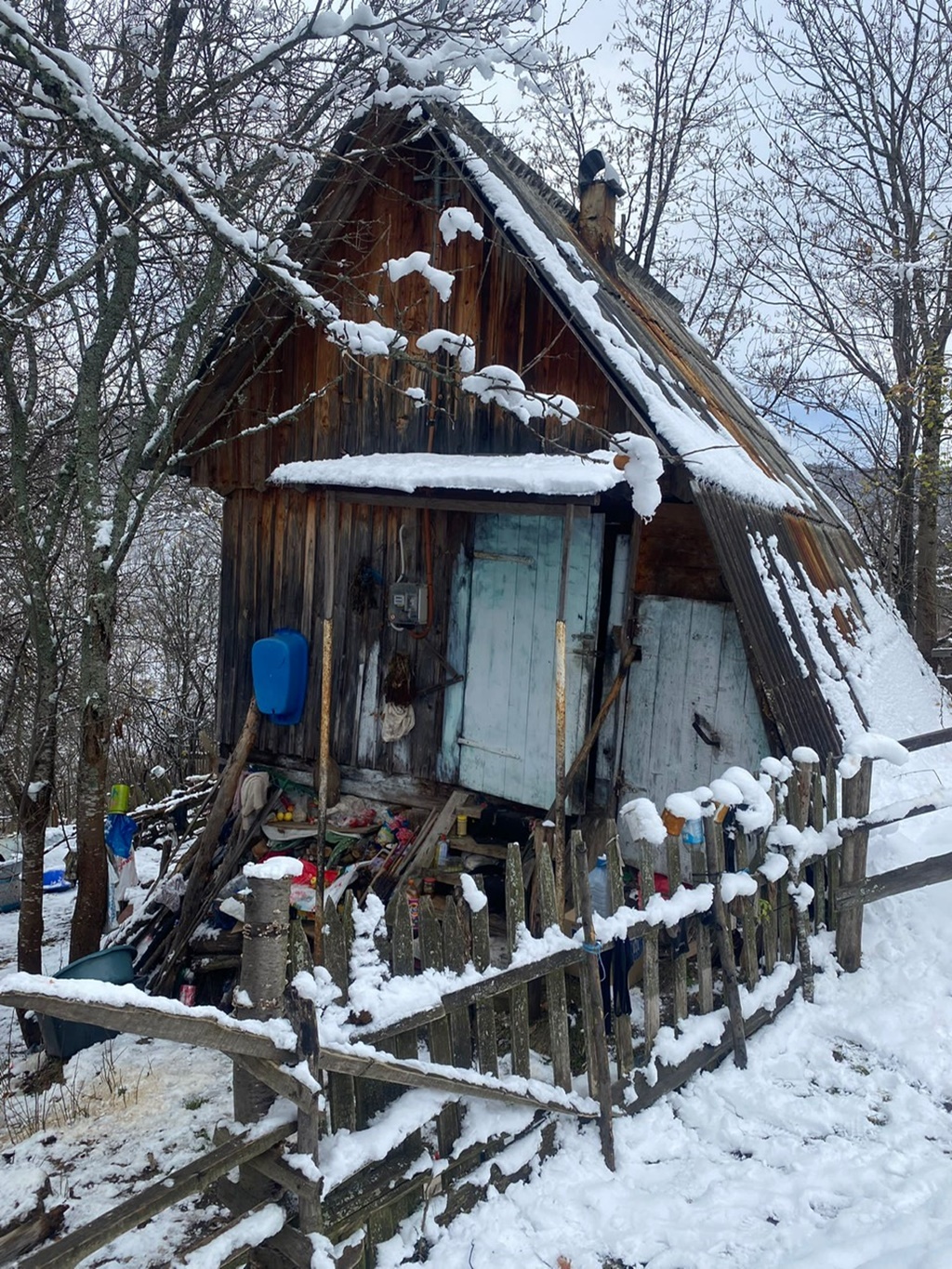 Măsuri de protecţie specială pentru cei şapte copii rămași fără mamă într-un cătun din Apuseni