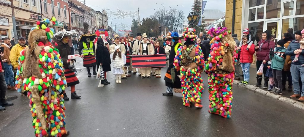 La Sighet are loc cea de-a 54 ediție a Festivalului de Datini și Obiceiuri de Iarnă Marmația/FOTO