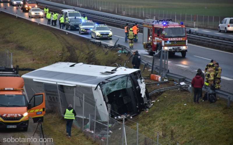 Un autocar cu români s-a răsturnat în Slovenia