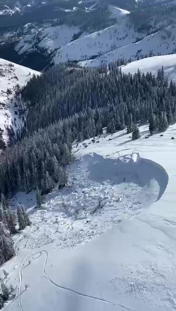 Poziția Clubului Alpin Român, filiala Cluj, despre avalanșa din munții Maramureșului [FOTO]