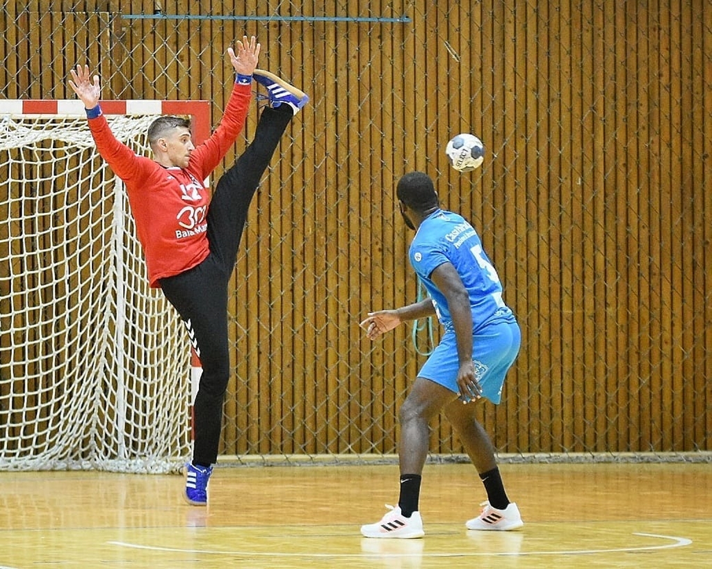 Portarul echipei de handbal Minaur Baia Mare, operat de urgență