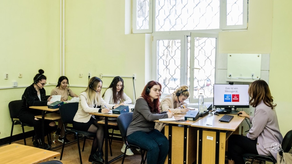 Laboratoare noi la Facultatea de Litere