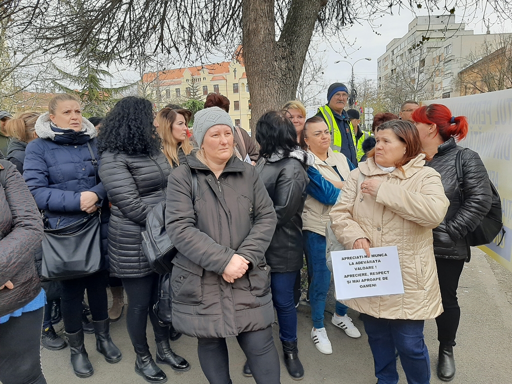 „Vrem salarii decente!” – Profesorii bihoreni ies în stradă