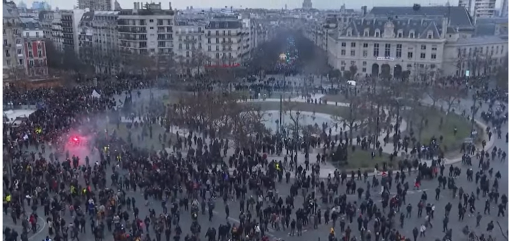 În Franța continuă protestele