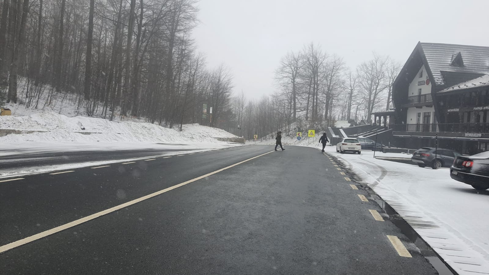 Maramureș – Ninsori la munte și vizibilitate redusă în trafic