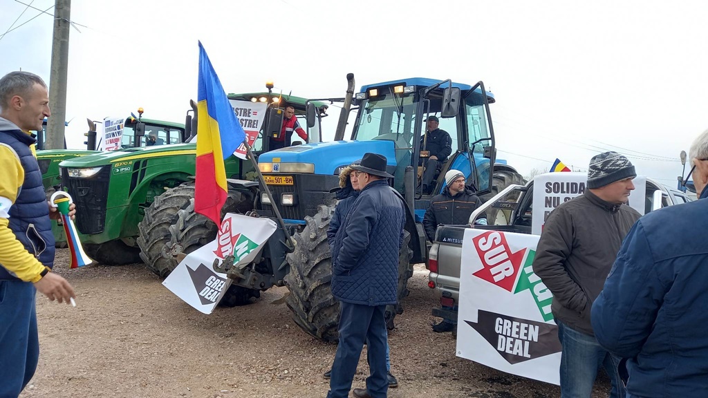 Fermierii şi transportatorii vor înceta protestul