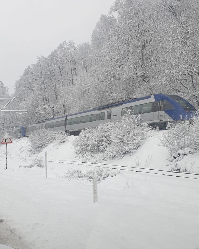 Temperaturile extreme au provocat probleme în traficul feroviar