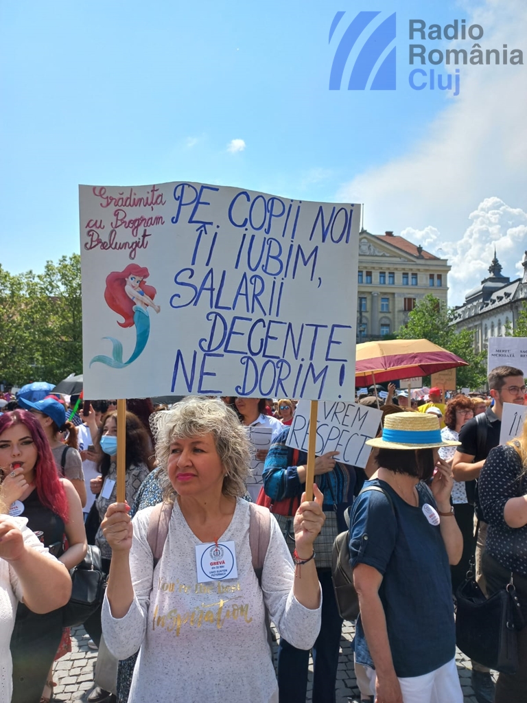 Elevii și studenții susțin cadrele didactice