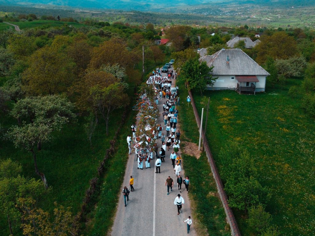 Maramureș – Cel mai harnic om din sat, sărbătorit la Tânjaua Hotenarilor