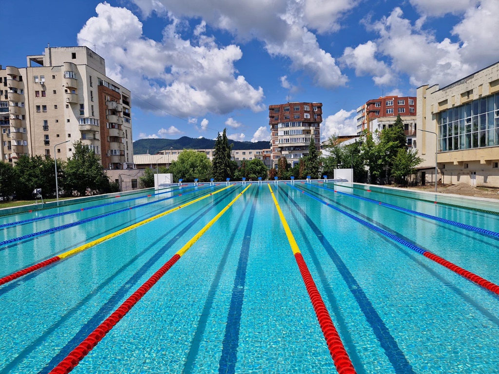 S-a redeschis Bazinul olimpic de înot în aer liber din Baia Mare