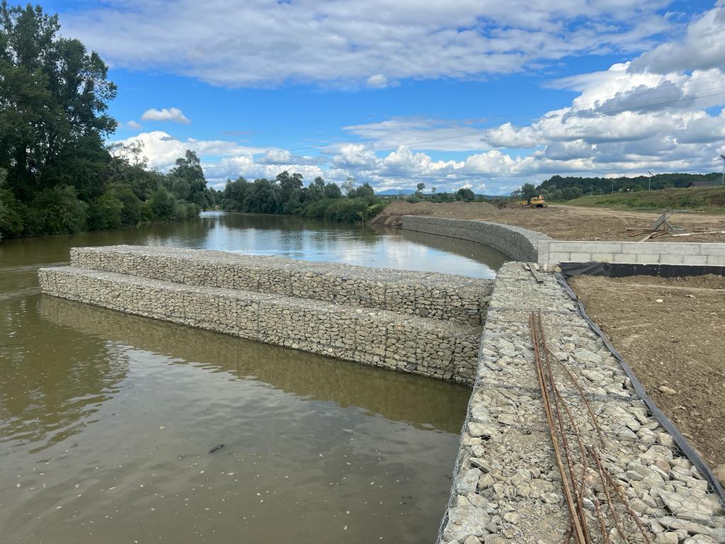 Soluții inovatoare pentru curățarea râului Someșul Mare [FOTO]