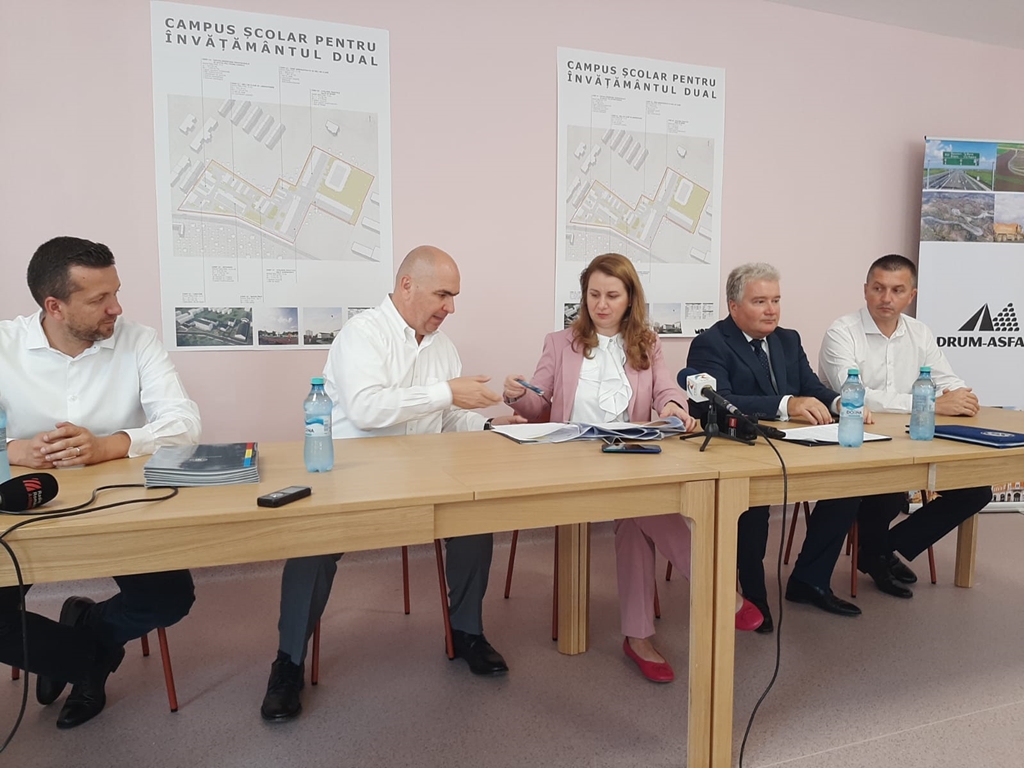 Proiect pilot la Oradea: Centru de orientare în carieră pentru elevii de gimnaziu