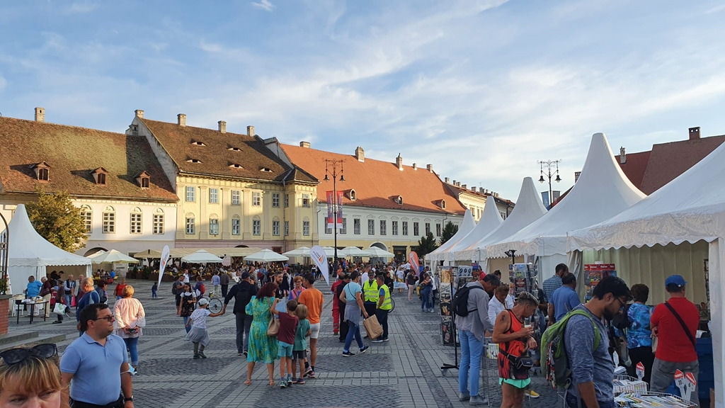 Târgul de Carte Gaudeamus Radio România ajunge în Piața Mare din Sibiu