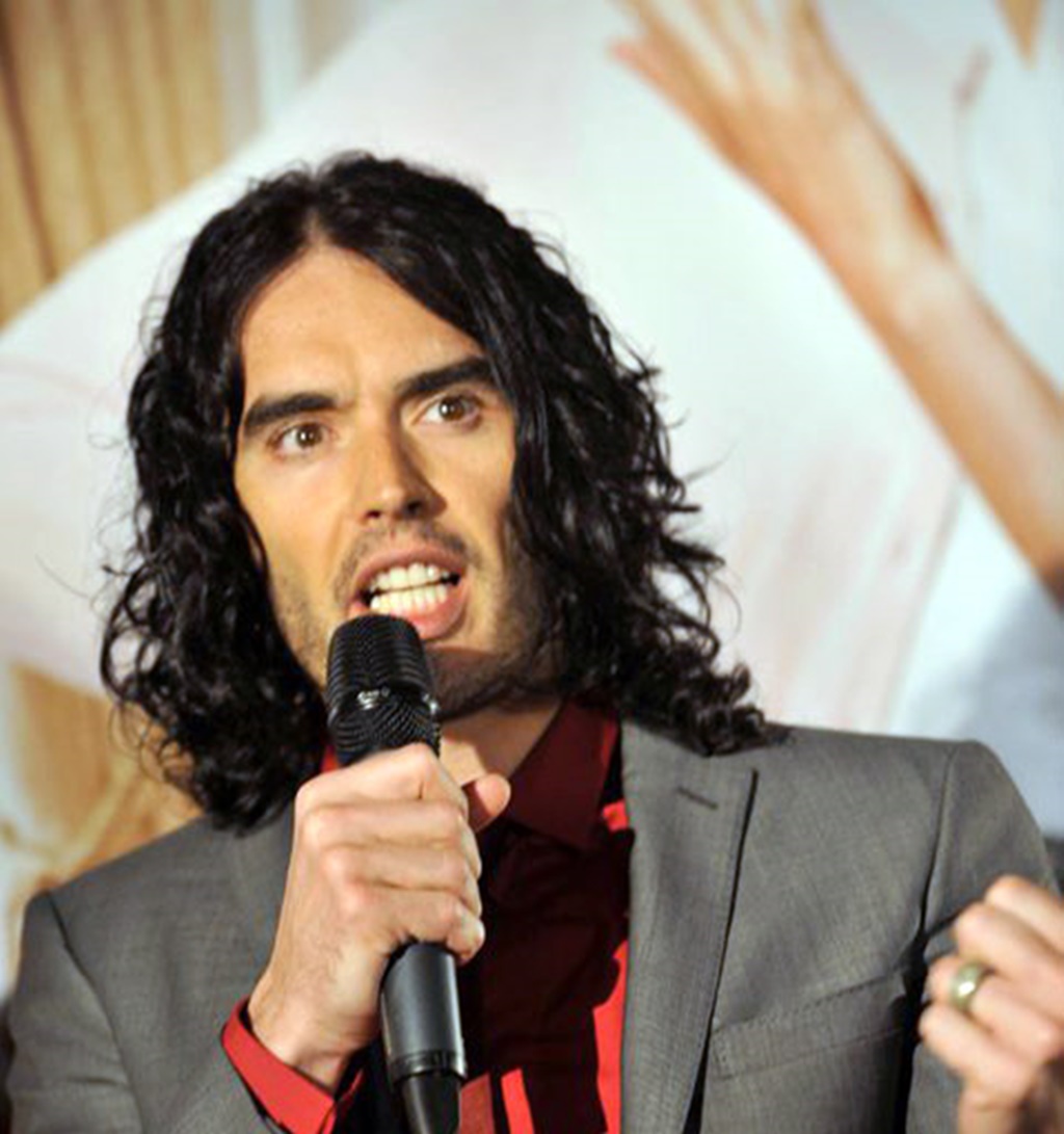 Comediantul britanic Russel Brand, acuzat de viol, hărţuire sexuală şi abuz emoţional