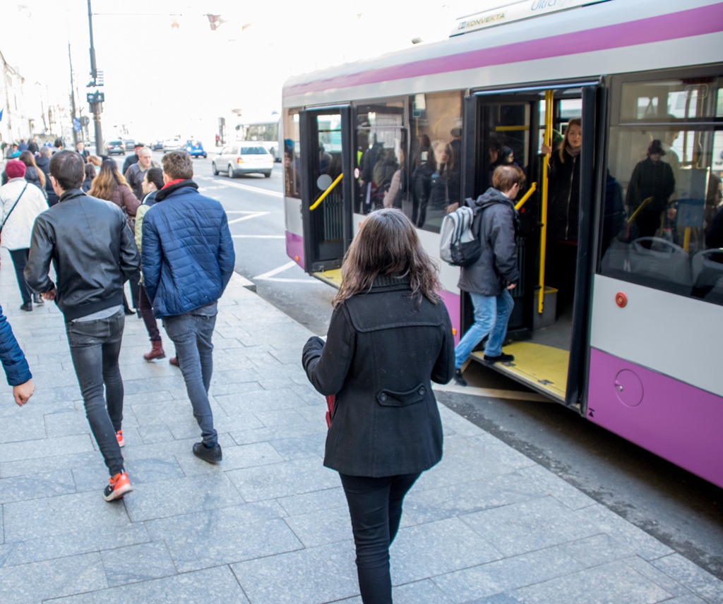 Facilităţi pentru transportul public