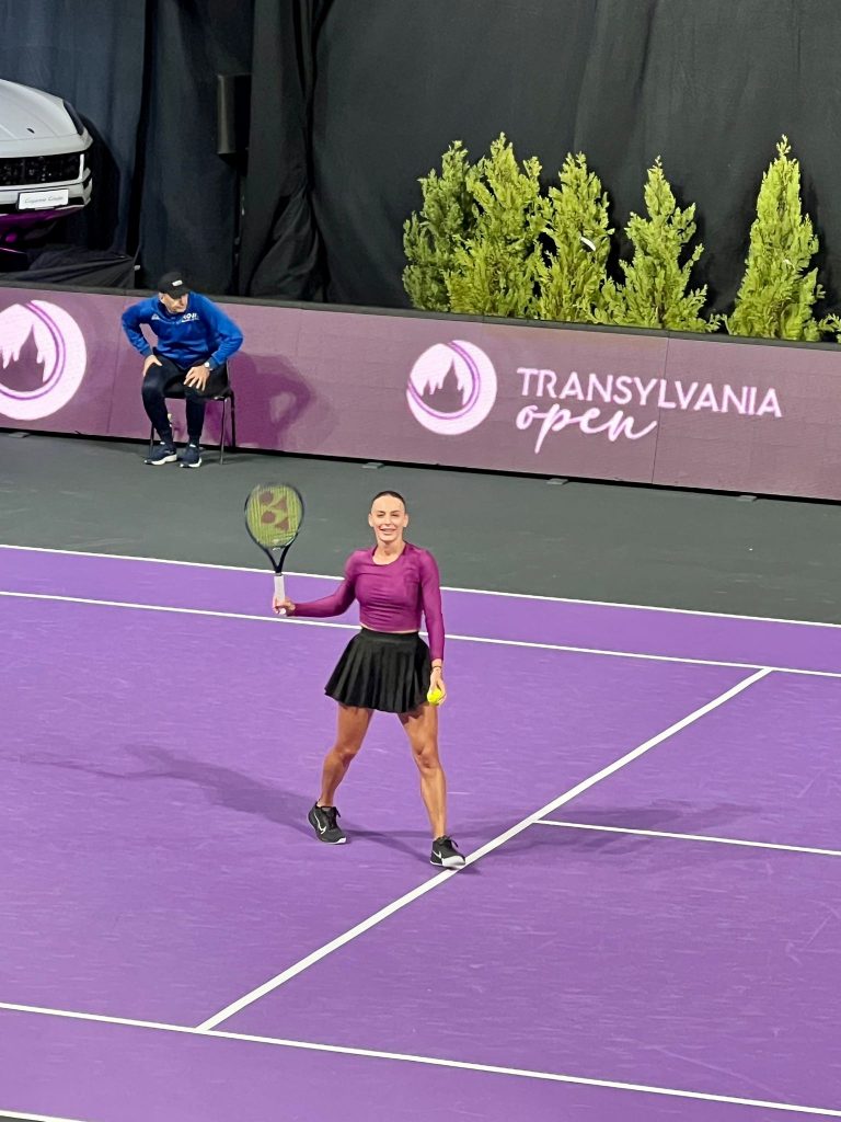 O singură româncă rămasă în turneul WTA250 de la Cluj-Napoca