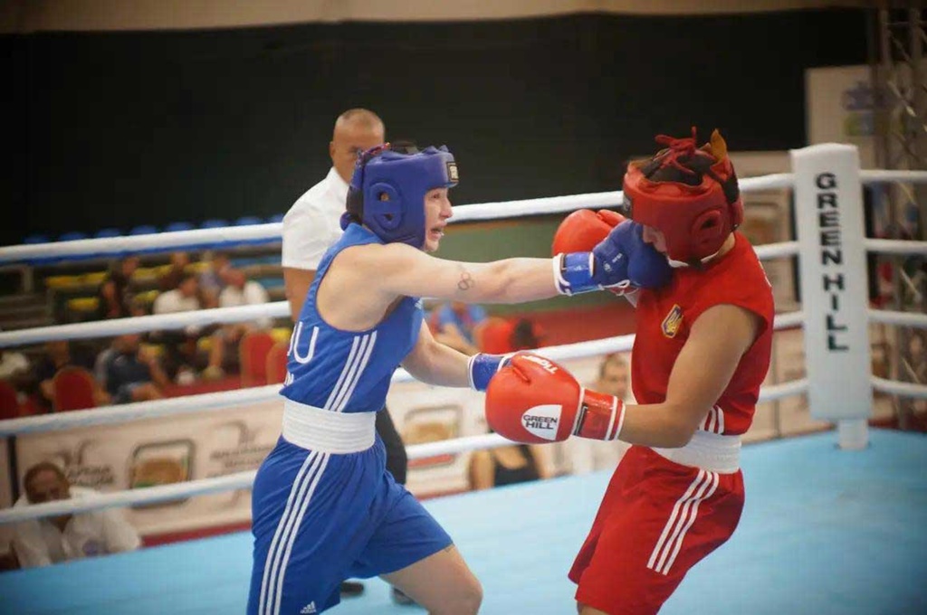 18 boxeri români înscriși la Campionatele Mondiale pentru juniori