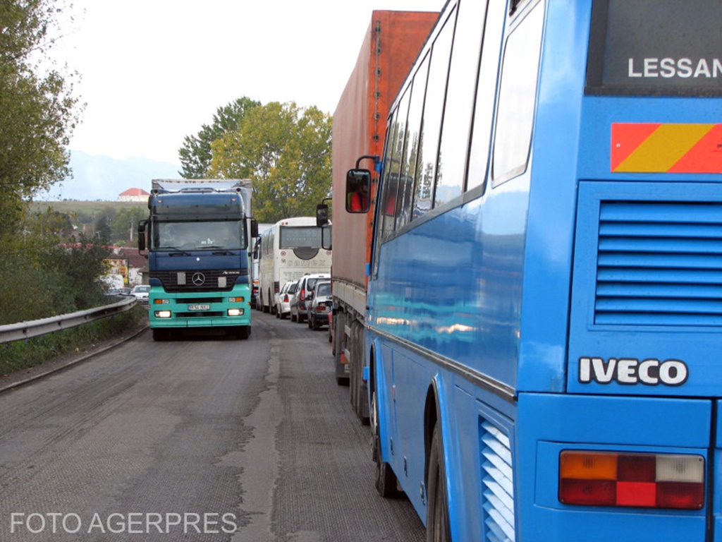 Coloane de kilometri pe ambele sensuri la Boița, în județul Sibiu