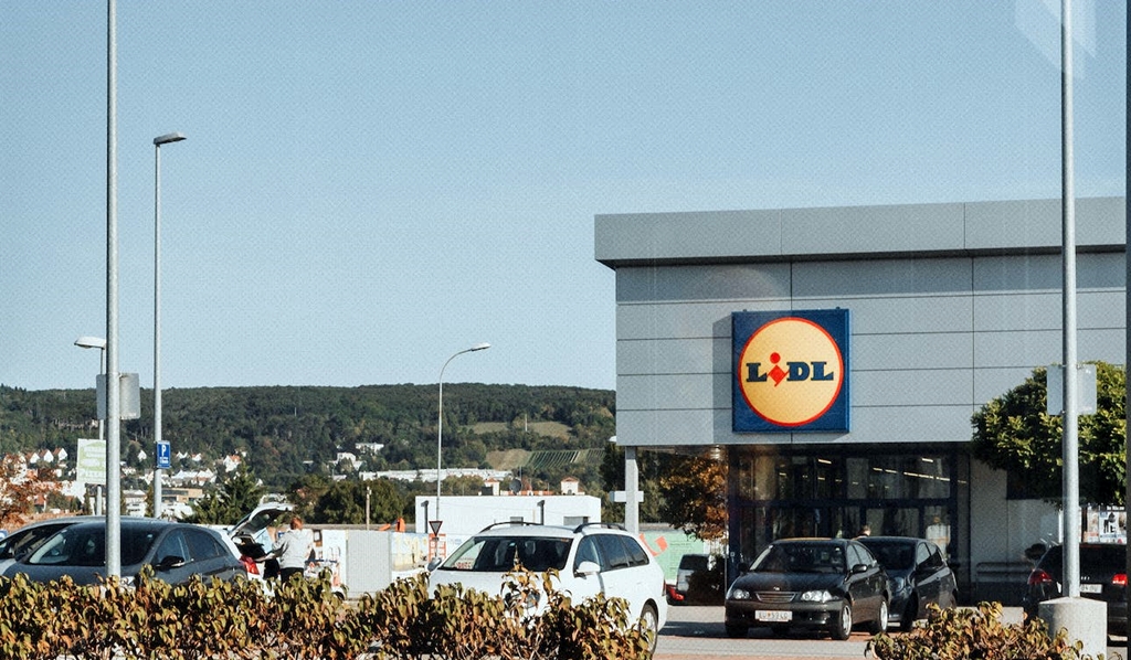 Trei magazine Lidl închise temporar de comisarii de la Protecția Consumatorilor