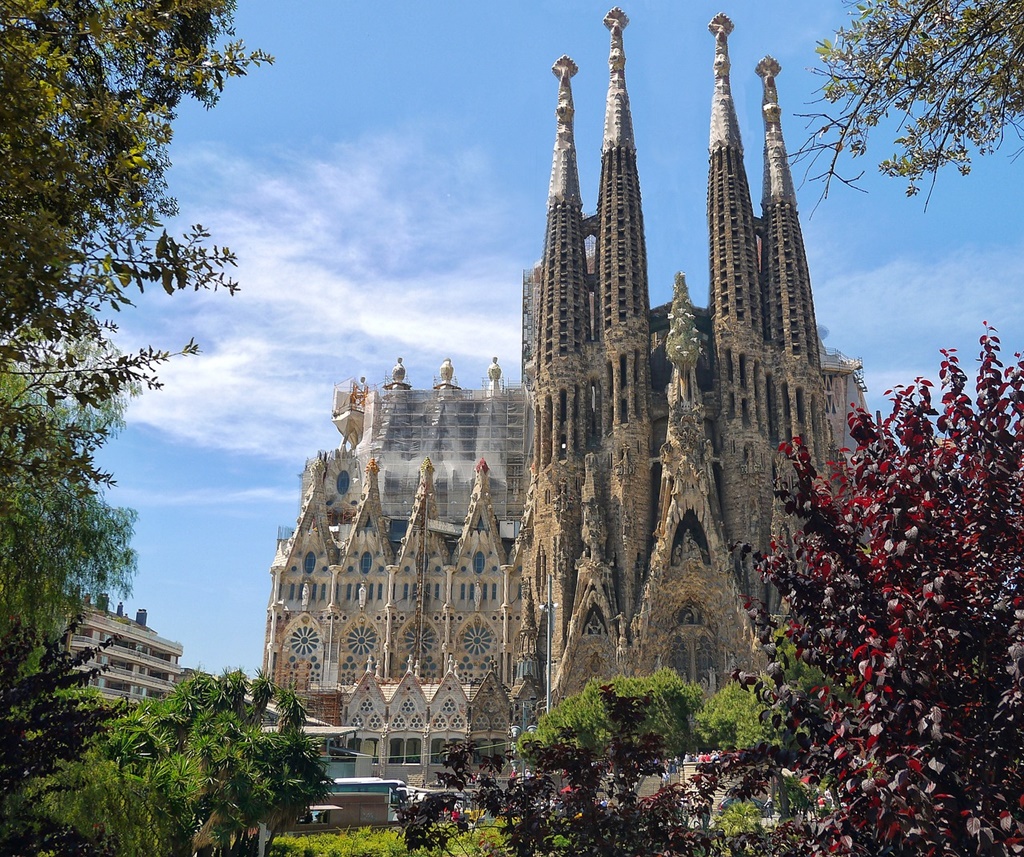 Legendara Sagrada Familia, inaugurată pe 12 noiembrie