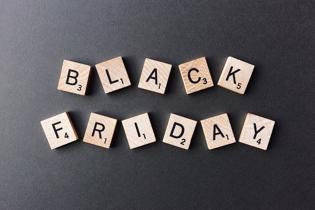 53% dintre români s-au pregătit pentru cumpărături de ”Black Friday”