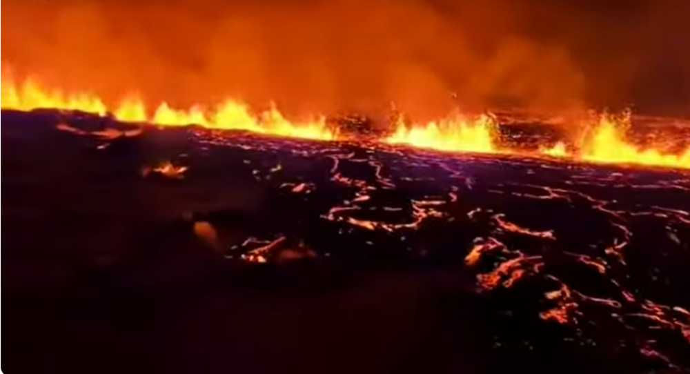 Un vulcan a erupt în sud-vestul Islandei