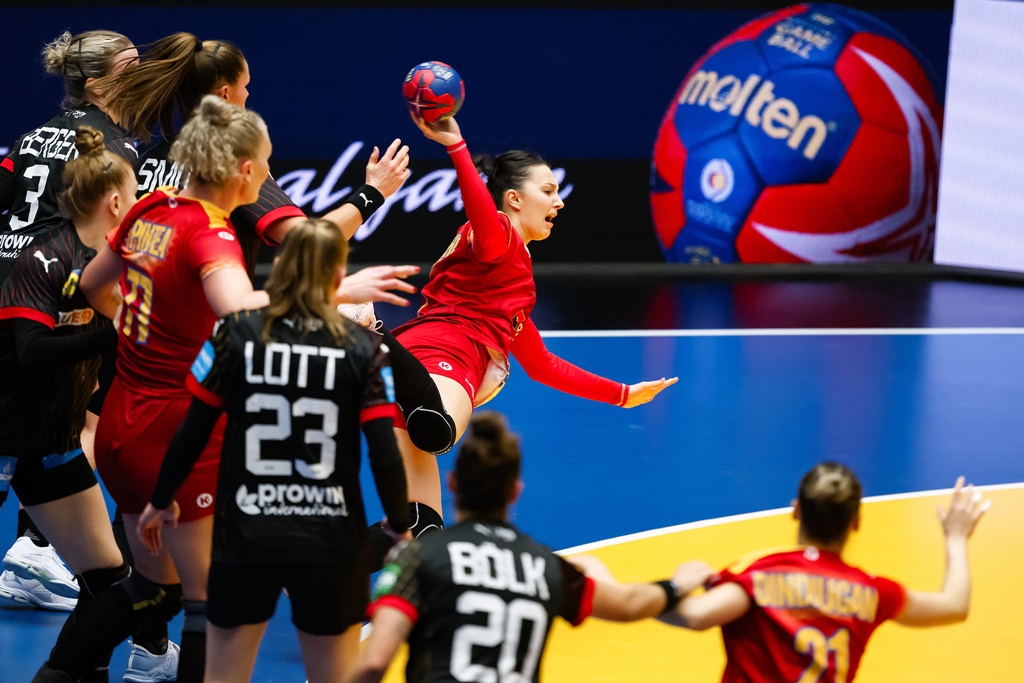 România a suferit o nouă înfrângere la Campionatul Mondial de handbal feminin