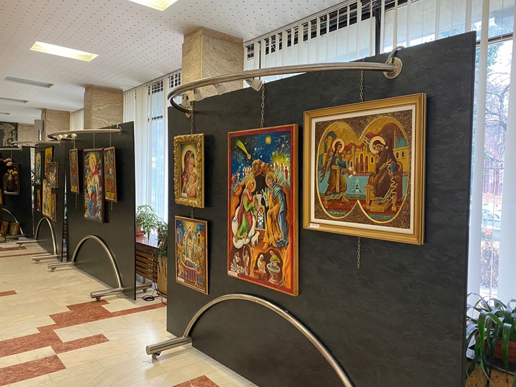 Expoziție de artă sacră și icoane cu lucrări semnate de artistul clujean Octavian Popescu [AUDIO]