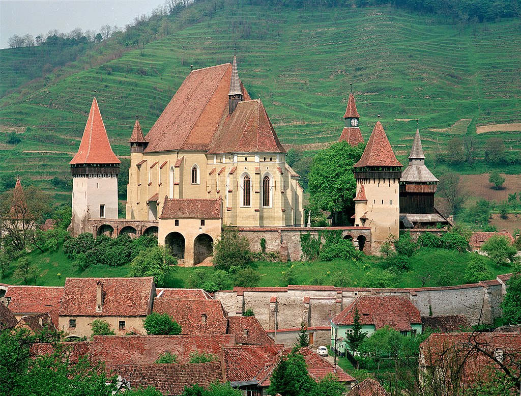 O biserică fortificată din Transilvania are cea mai complicată încuietoare din lume