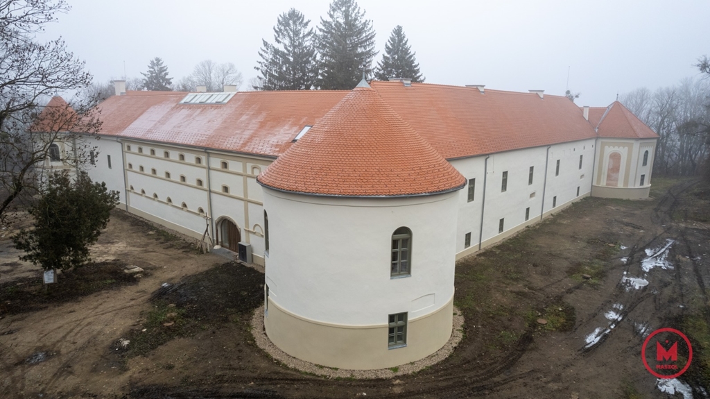 Castelul Banffy din Gilău renaște din propria-i cenușă [FOTO]