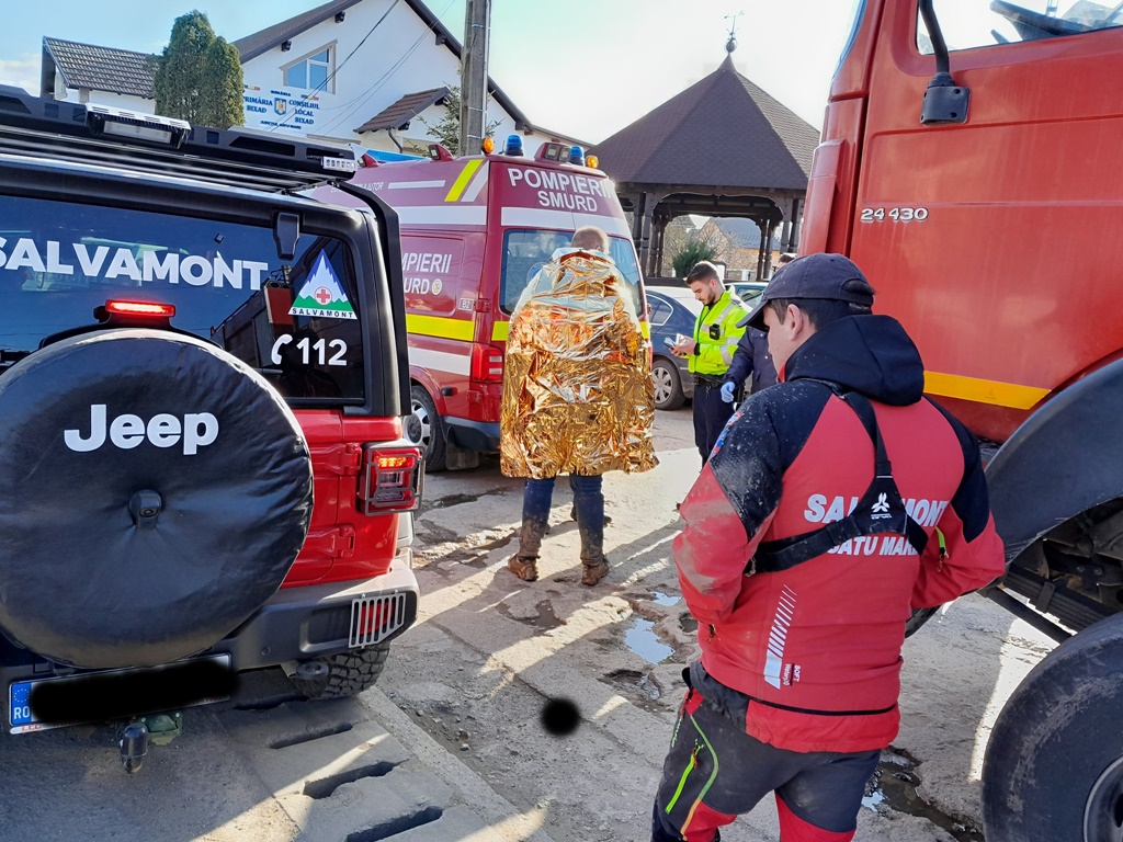 Un ucrainean rătăcit în munți a fost găsit de salvamontiști