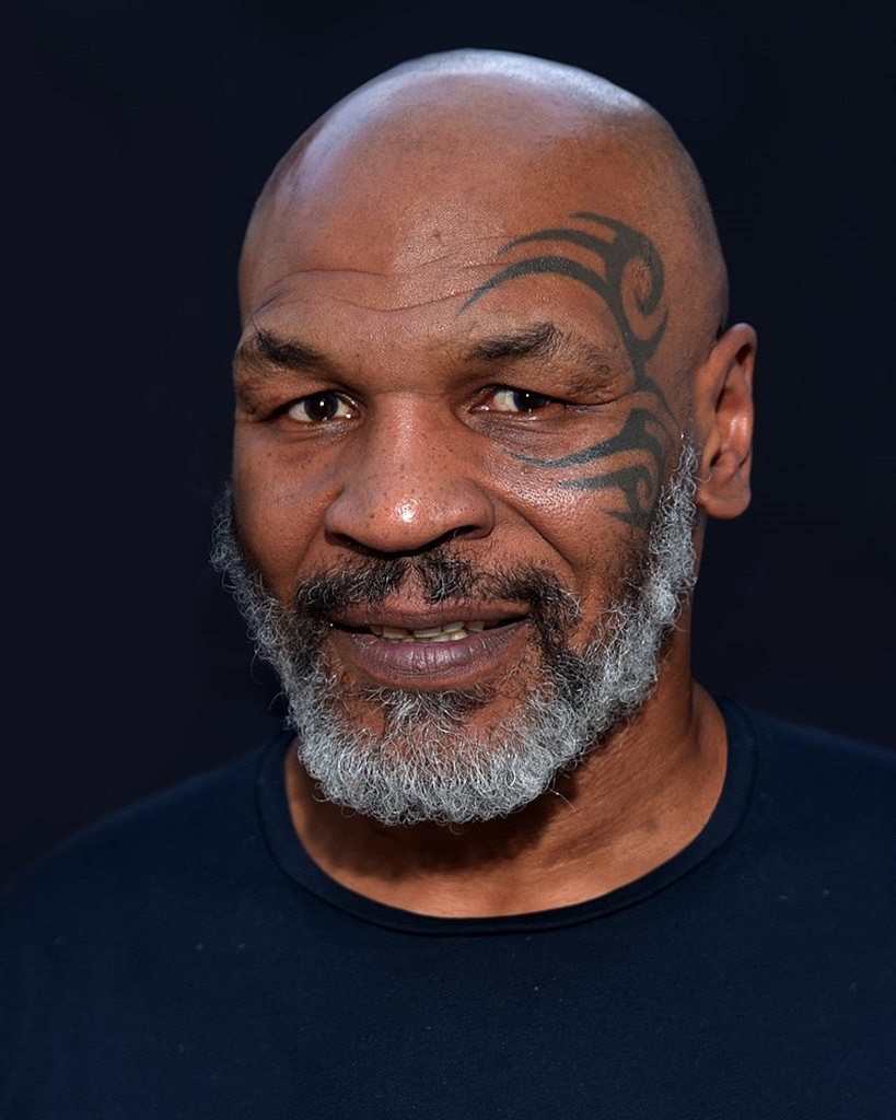 Mike Tyson a fost învins de Jake Paul