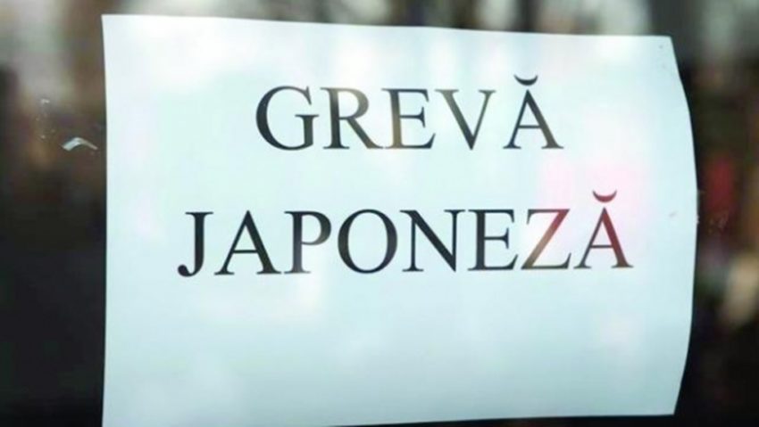 Angajaţii primăriilor din comune au declanşat protestele