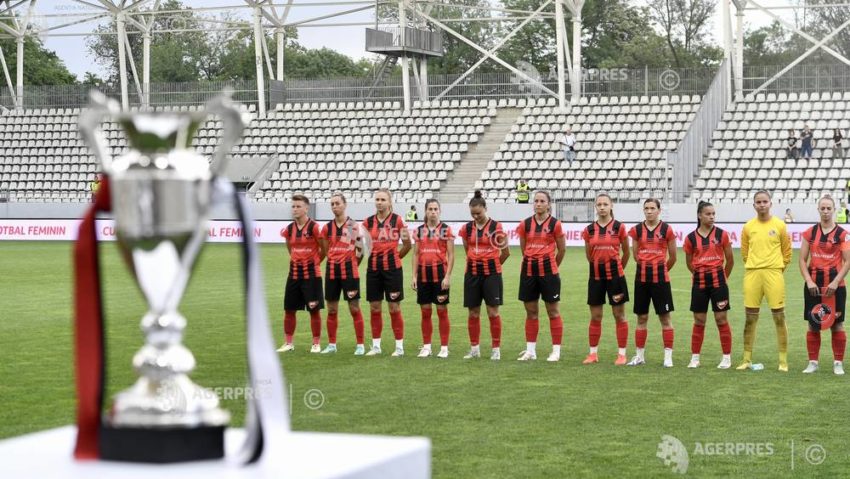 ”U” Olimpia Cluj a cucerit aseară trofeul Cupei României la fotbal feminin