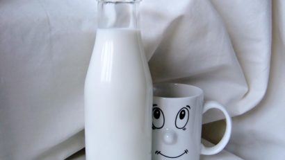 Consumul de lapte nepasteurizat poate dăuna sănătăţii