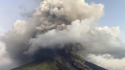 Vulcanii activi din Sicilia alungă turiștii și întârzie zborurile